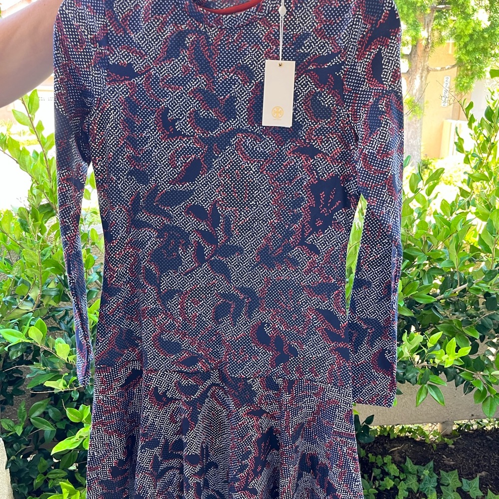 Dress - Picture 3 of 3